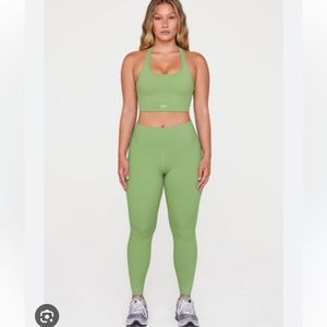 Set active LEGGINGS in Grow